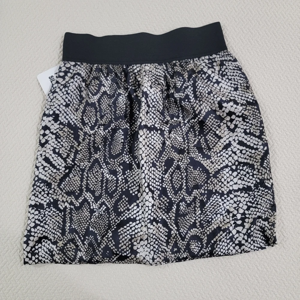 NEW INC International Concepts Snakeskin Print Silk Skirt Size 2P Petite